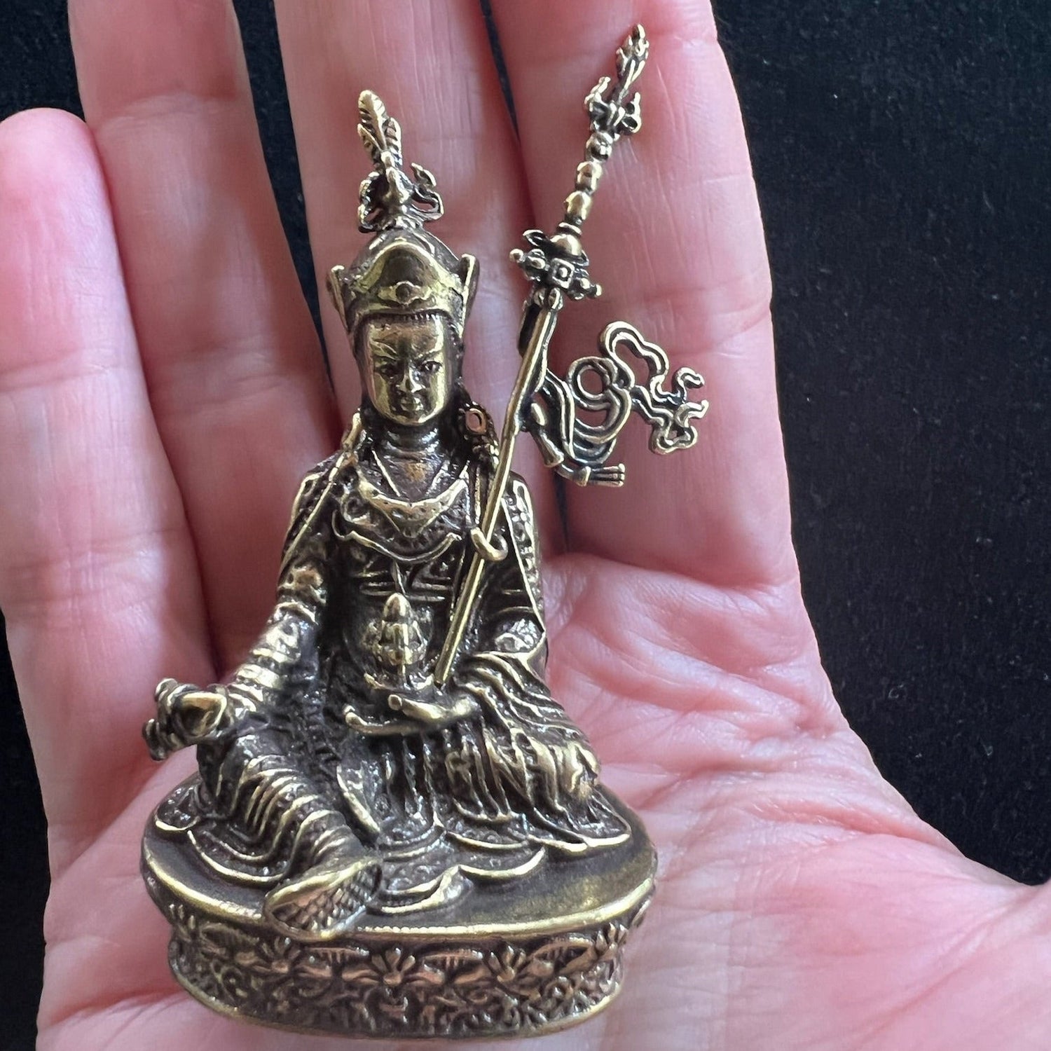 Buddhist Statues and Amulets - The Incense Stick