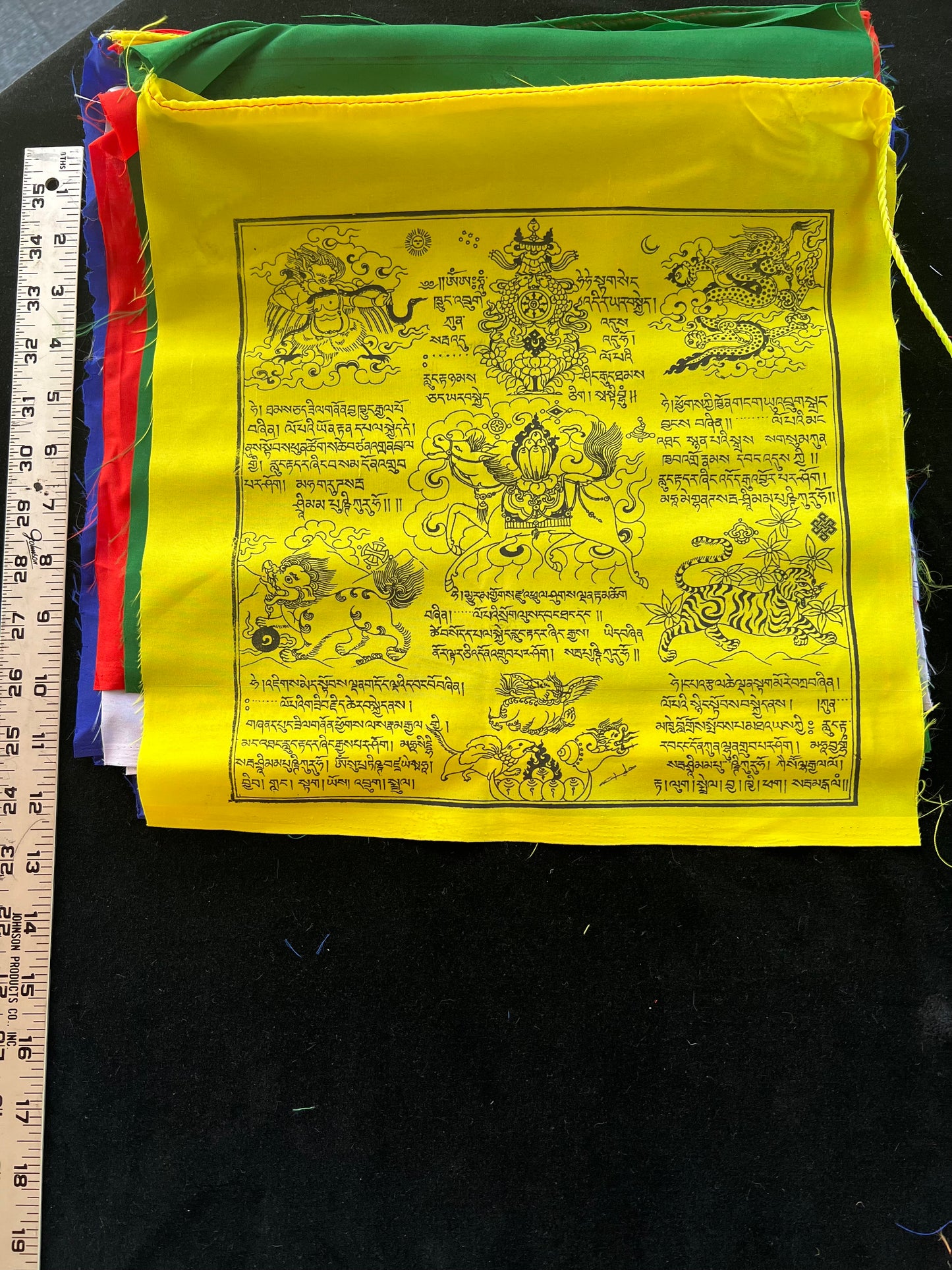 Windhorse| Tibetan Prayer Flags | 13 x 13 | Set of 25 | Lung Ta