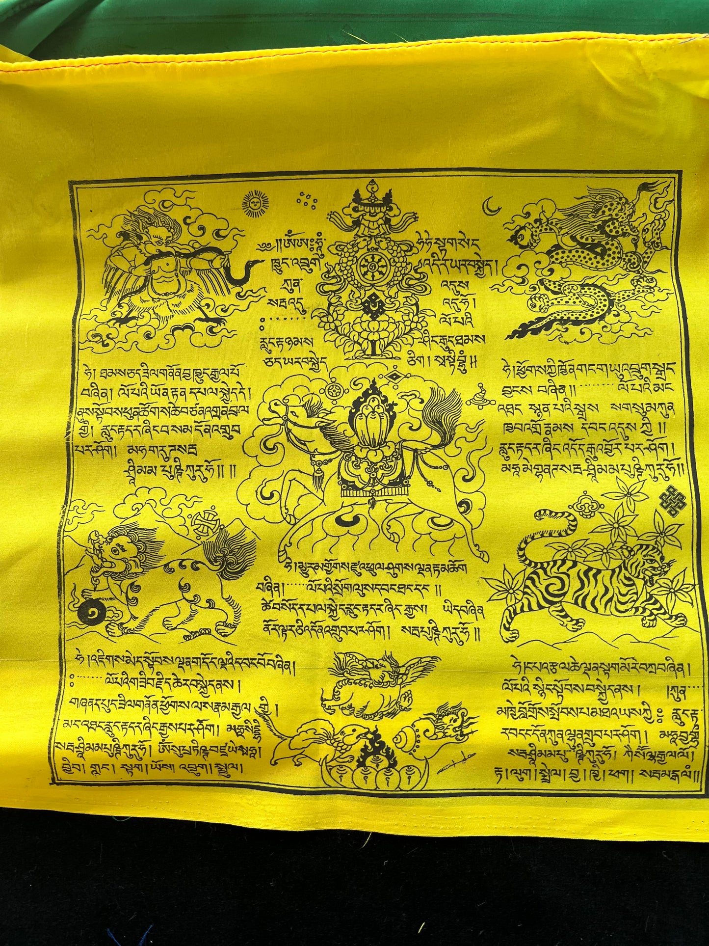 Windhorse| Tibetan Prayer Flags | 13 x 13 | Set of 25 | Lung Ta