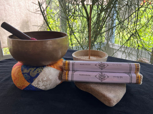Kaar Sur - Poe Incense | Bhutanese Himalayan Style Incense | 30 sticks | 9 inches | Chimi Incense | Kar Sur | White Offering Incense - The Incense Stick