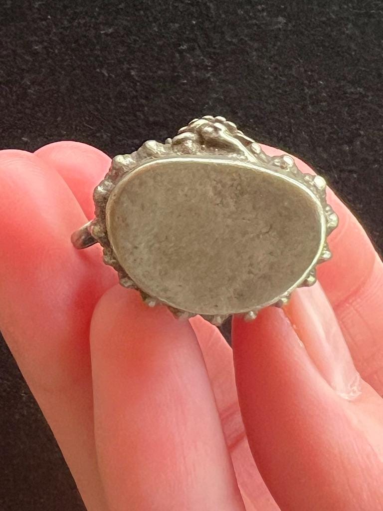 Small Dzambhala Statue | Handmade | about 1.25 inches by 1 inches | Kubera | Kuber | God of Fortune, Wealth & Prosperity - The Incense Stick