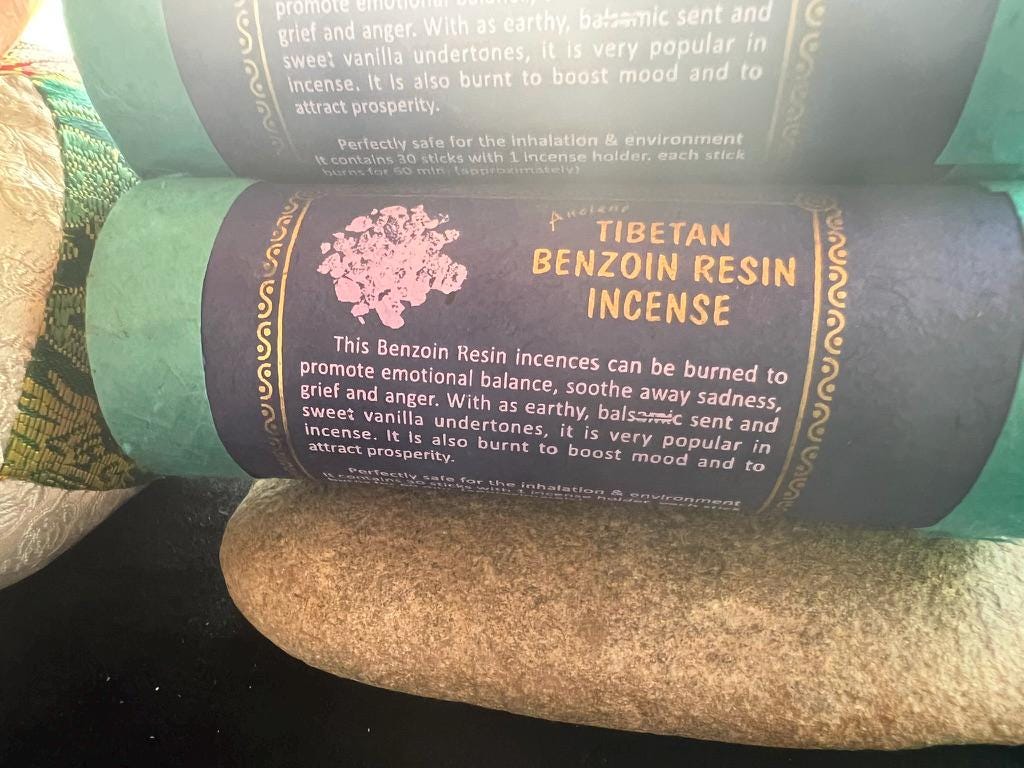 Ancient Tibetan Benzoin Resin incense | Tibetan Incense | 30 sticks | w/ Mini Incense Holder - The Incense Stick