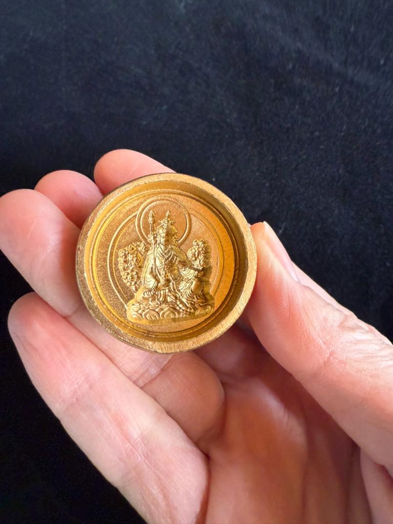 Guru Rinpoche Mini Round Tsa Tsa Mold | Metal Alloy | Approx 1 1/2 Inches | Guru Padmasambhava - The Incense Stick