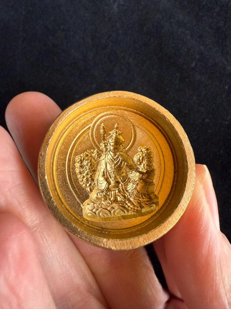 Guru Rinpoche Mini Round Tsa Tsa Mold | Metal Alloy | Approx 1 1/2 Inches | Guru Padmasambhava - The Incense Stick