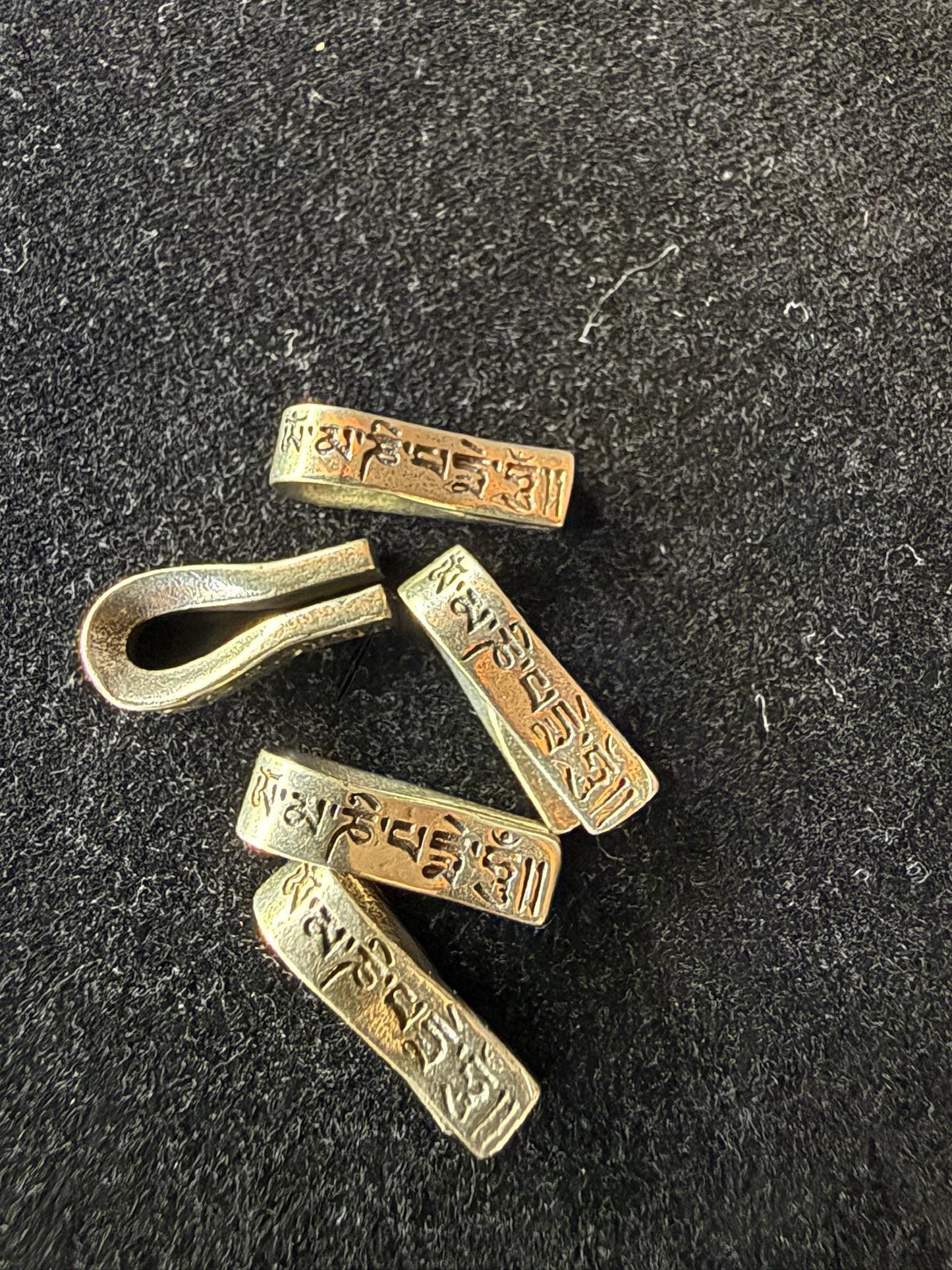 Om Mani Padme Hung Clip Mala Counter | Metal | Approx 5/8in x 3/16in | Tibet | Mala Bum Counter | Chenrezig | 6 Syllable Mantra - The Incense Stick