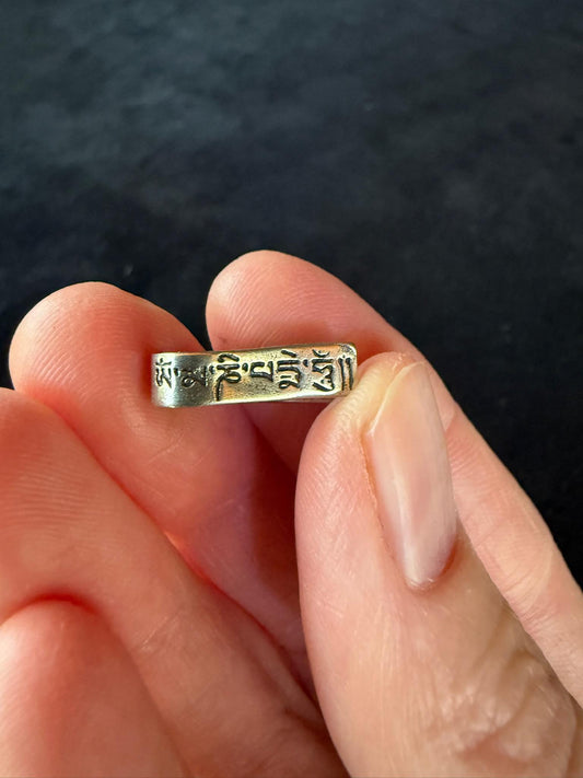 Om Mani Padme Hung Clip Mala Counter | Metal | Approx 5/8in x 3/16in | Tibet | Mala Bum Counter | Chenrezig | 6 Syllable Mantra - The Incense Stick