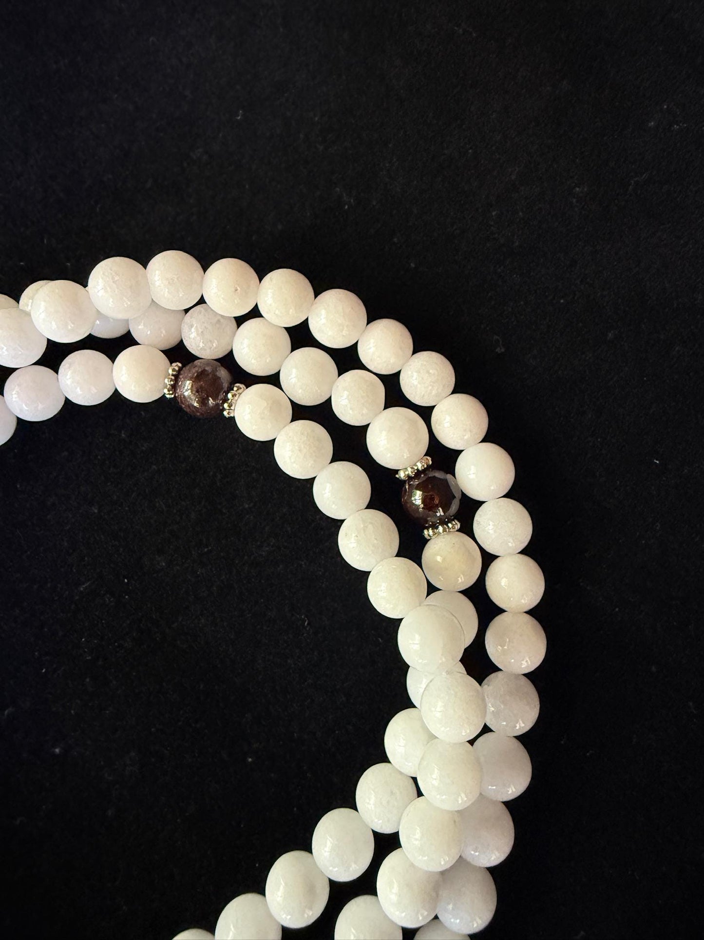 White Jade Mala | 108 Jade beads, 3 Garnet beads, Tassel | 8mm | Free storage pouch | Handmade | Adjustable