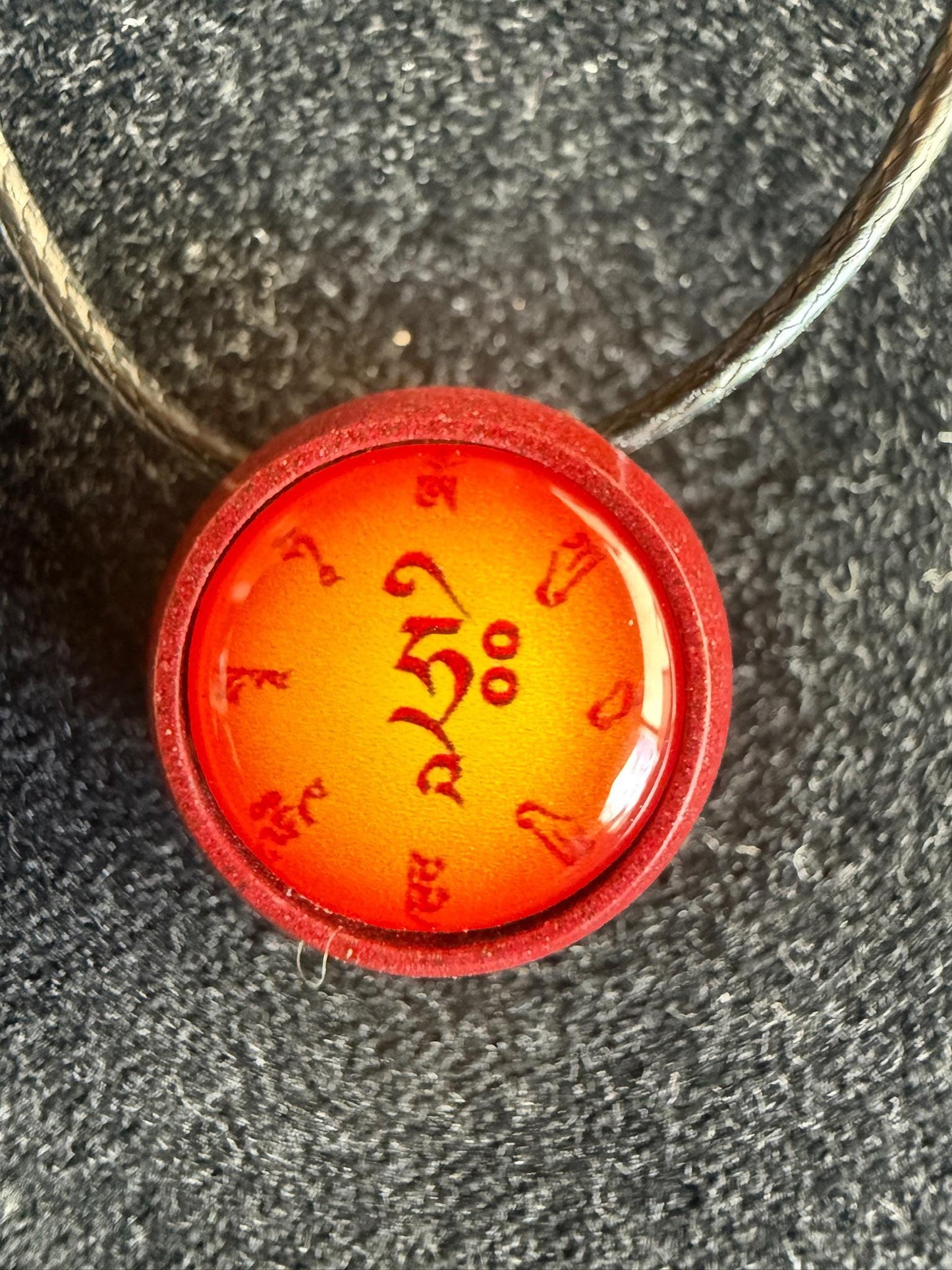 Kurukulle Glass Bead Pendant | 1 bead with cord | Glass | 15mm diameter | Dakini