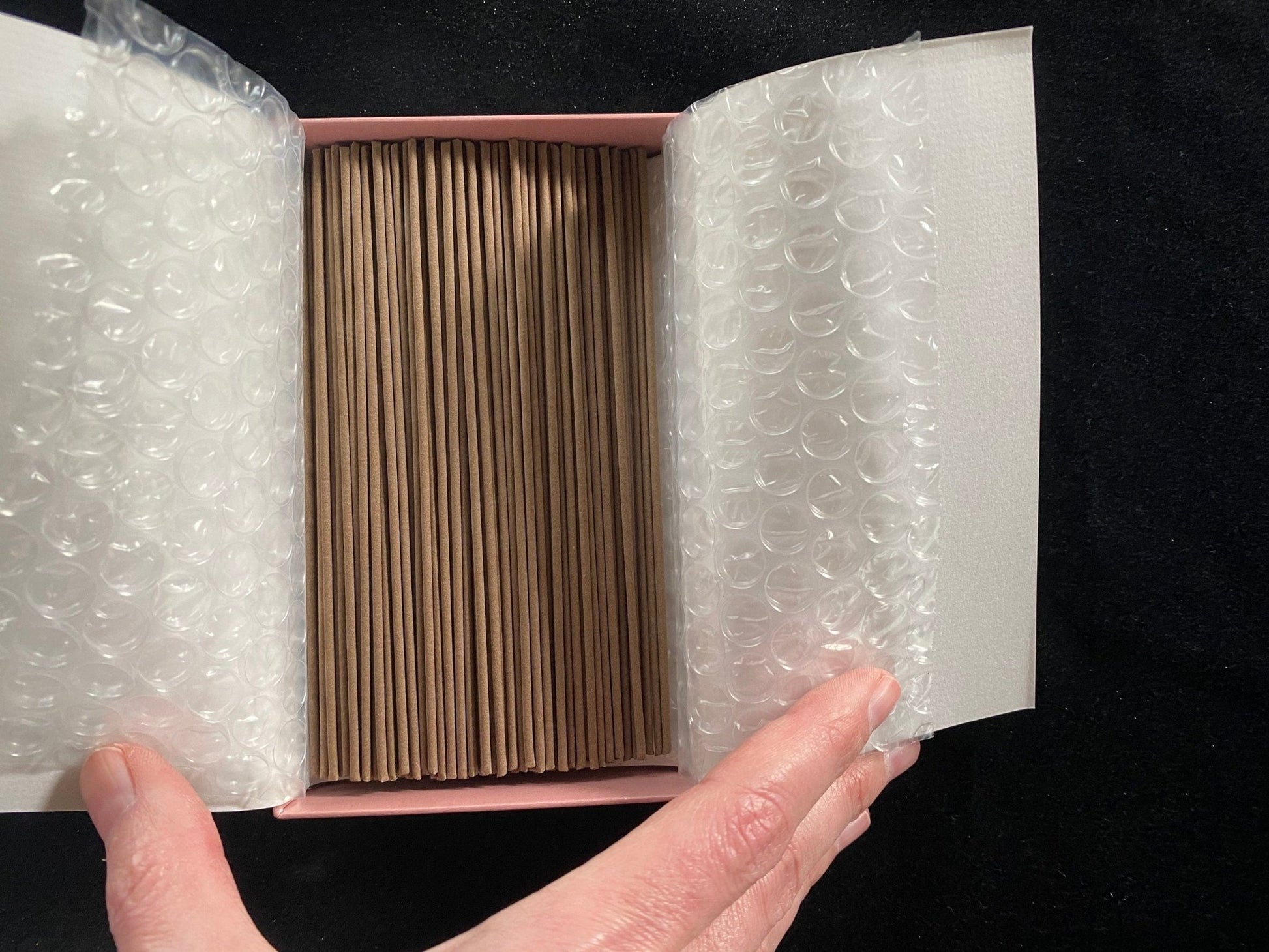 Tobiume Incense | Japanese Incense | 45 grams | 5 1/2 inch sticks | Flat Box | Baieido - The Incense Stick