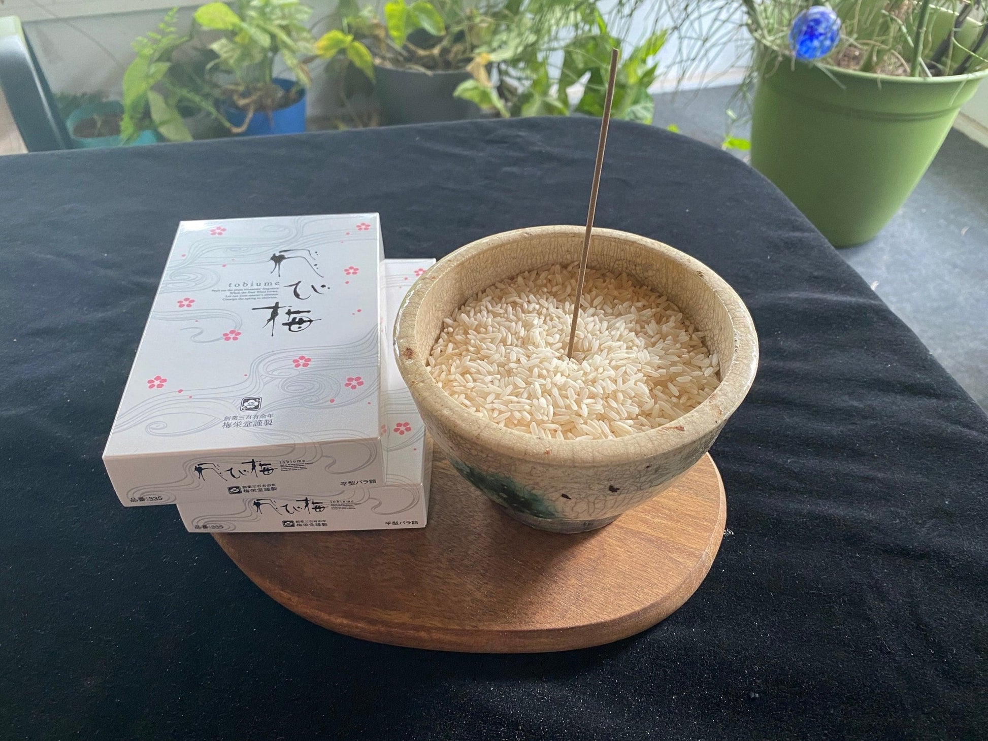 Tobiume Incense | Japanese Incense | 45 grams | 5 1/2 inch sticks | Flat Box | Baieido - The Incense Stick